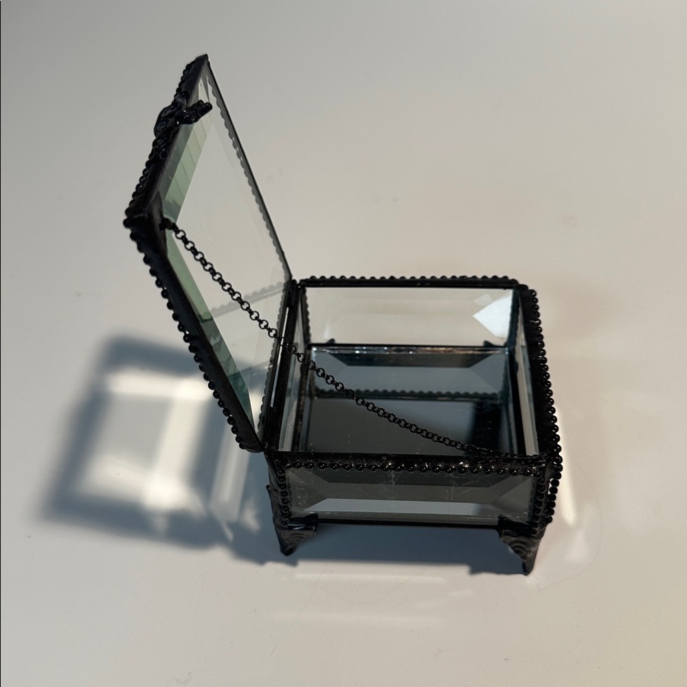 Glass/mirror jewelry box - Picture 5 of 7